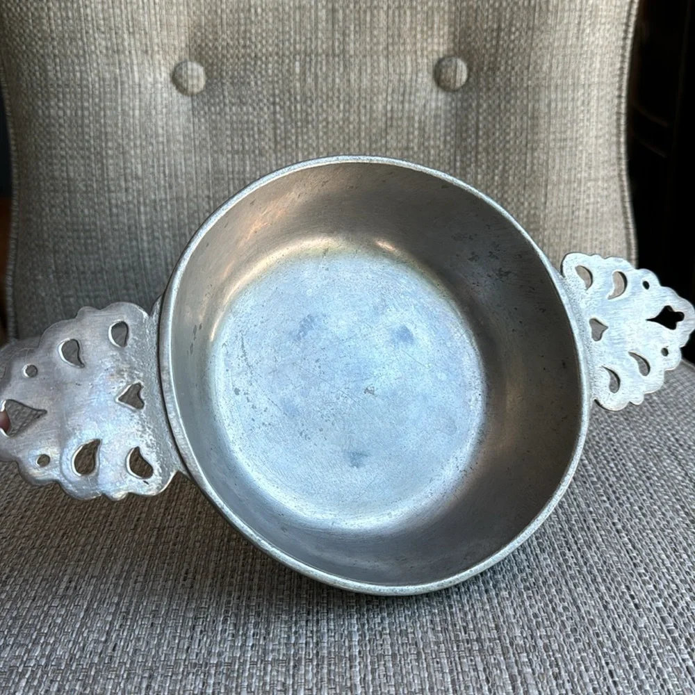 Vintage Wilton Bicentennial Pewter Serving Bowl With Ornate Handles